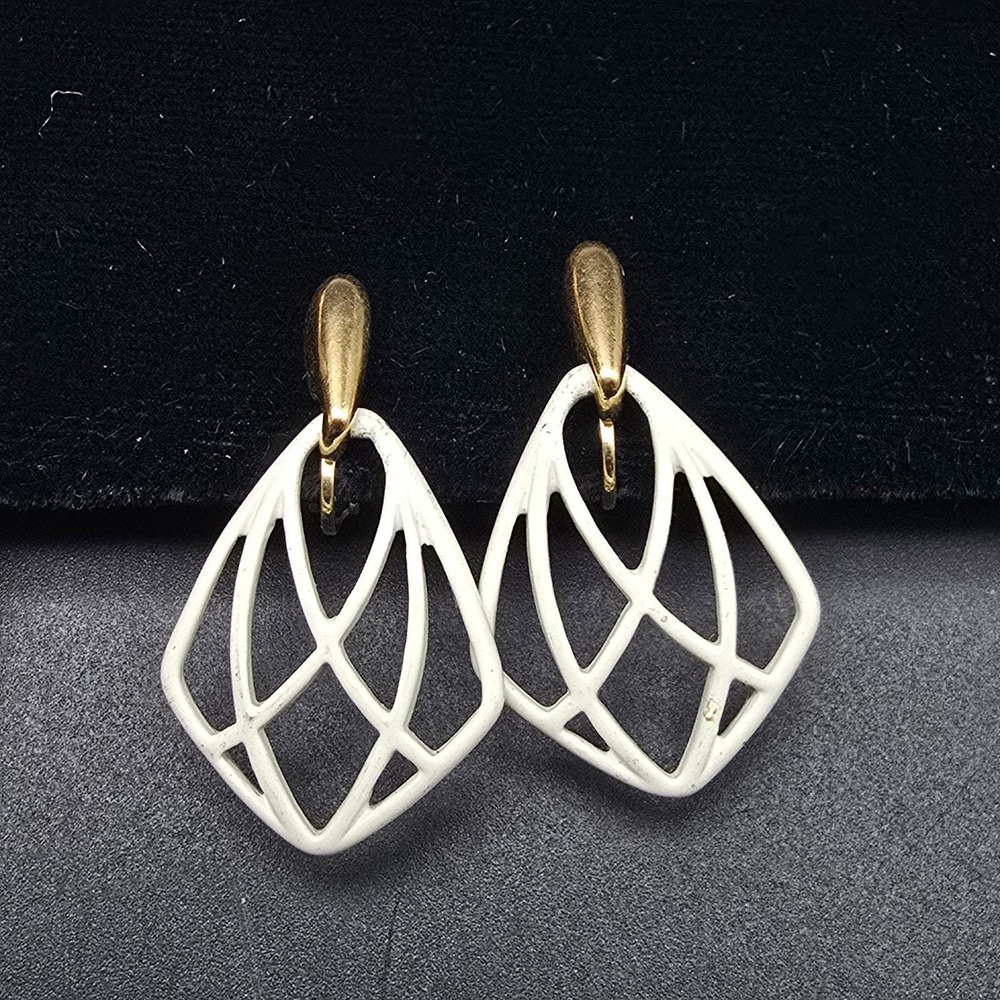 Crown trifari White Enamel clip On Earrings Vintage Costume Jewelry